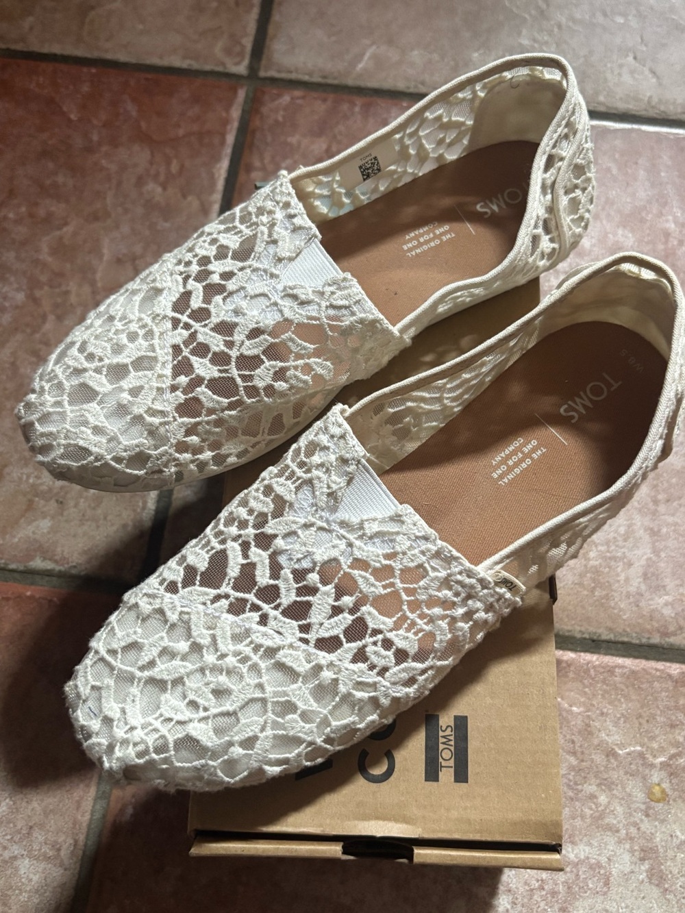 TOMS Women's Ivory Lace Alpargata Slip-On